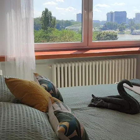 Apartment Danube Riverside With Quite Workplace *